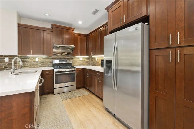 78 Rose Arch 21, Irvine, CA 92620