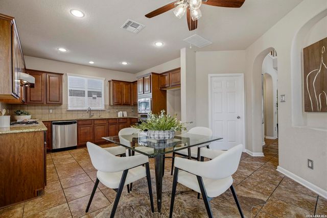 9022 WESTERN VW, Helotes, TX 78023