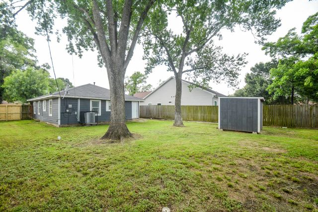 2109 Pomona Drive, Pasadena, TX 77506
