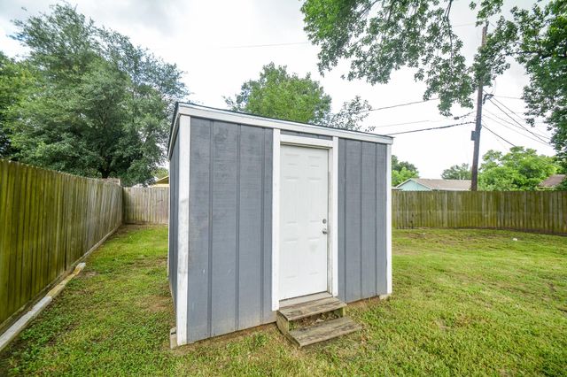 2109 Pomona Drive, Pasadena, TX 77506