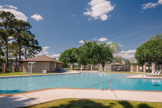 8003 Club Point Drive, Humble, TX 77346