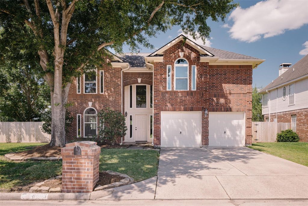 8003 Club Point Drive, Humble, TX 77346