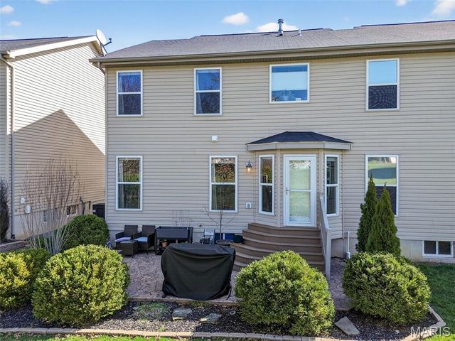 519 Country Circle Drive, Lake St Louis, MO 63367