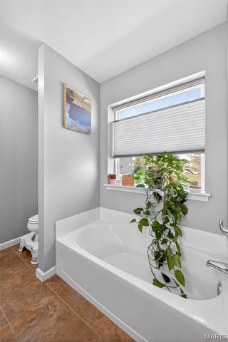 519 Country Circle Drive, Lake St Louis, MO 63367