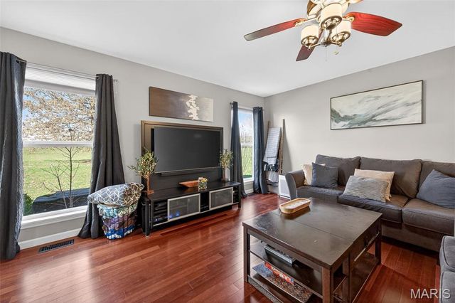 519 Country Circle Drive, Lake St Louis, MO 63367