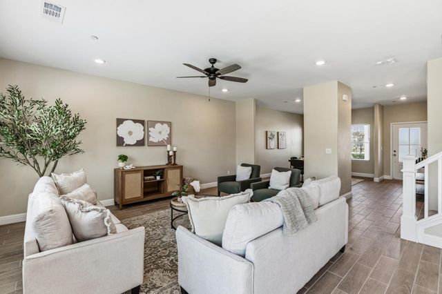 333 Sunset Drive S, Madera, CA 93636