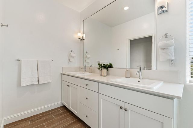 333 Sunset Drive S, Madera, CA 93636