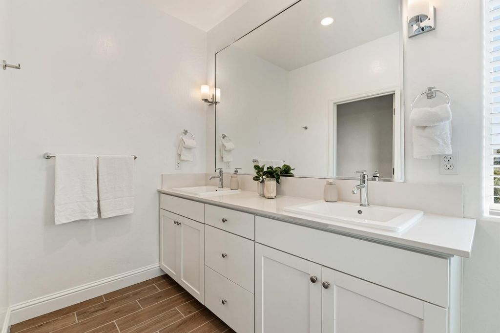 Image 16 of property listing at 333 Sunset Drive S, Madera, CA 93636