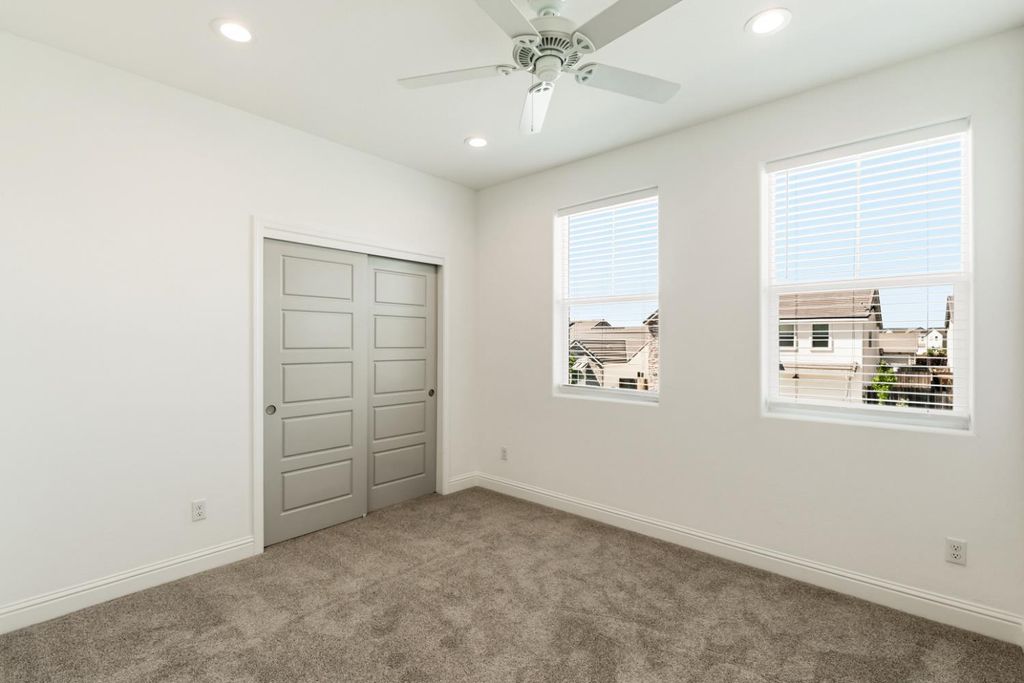 Image 20 of property listing at 333 Sunset Drive S, Madera, CA 93636