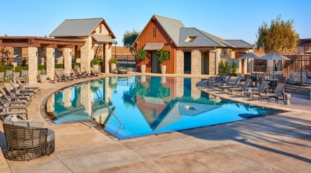 Image 29 of property listing at 333 Sunset Drive S, Madera, CA 93636