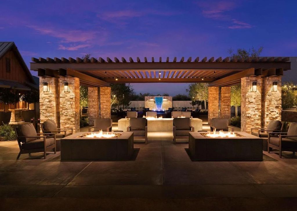 Image 32 of property listing at 333 Sunset Drive S, Madera, CA 93636