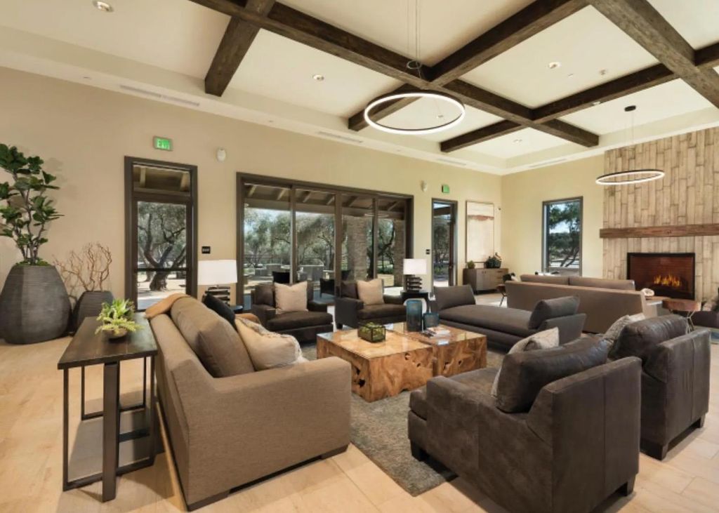 Image 35 of property listing at 333 Sunset Drive S, Madera, CA 93636