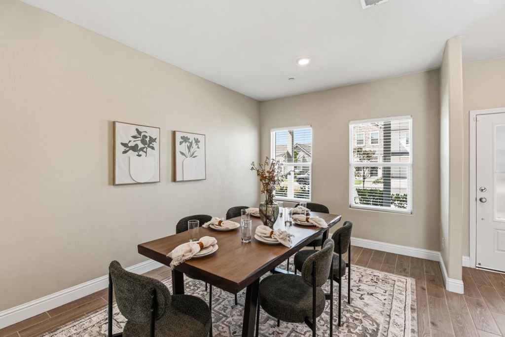 Image 7 of property listing at 333 Sunset Drive S, Madera, CA 93636