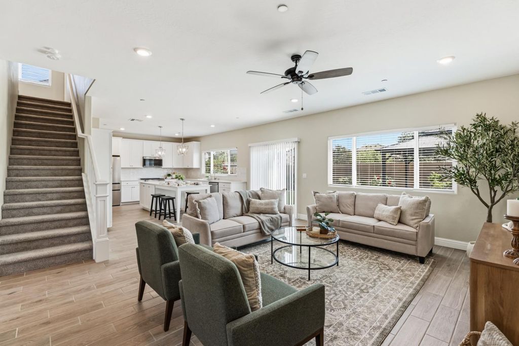 Image 8 of property listing at 333 Sunset Drive S, Madera, CA 93636