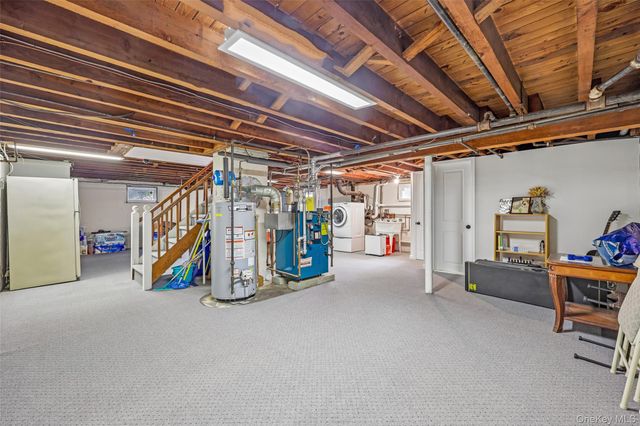 23 Berwick Road, Hewlett, NY 11557