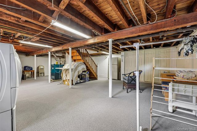 23 Berwick Road, Hewlett, NY 11557
