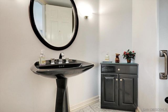 6727 Cavite Ct., San Diego, CA 92120