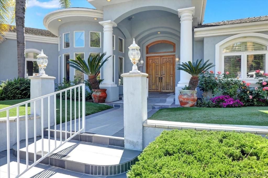 Image 2 of property listing at 6727 Cavite Ct., San Diego, CA 92120