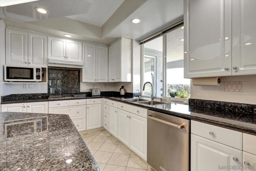 Image 4 of property listing at 6727 Cavite Ct., San Diego, CA 92120