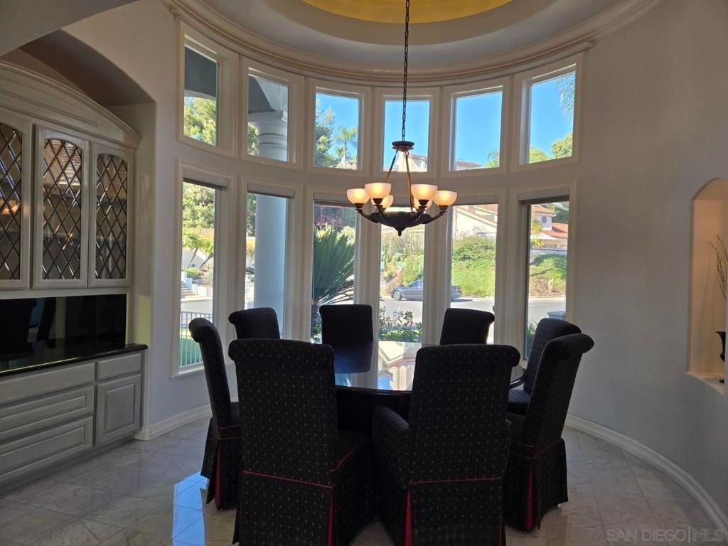 Image 9 of property listing at 6727 Cavite Ct., San Diego, CA 92120