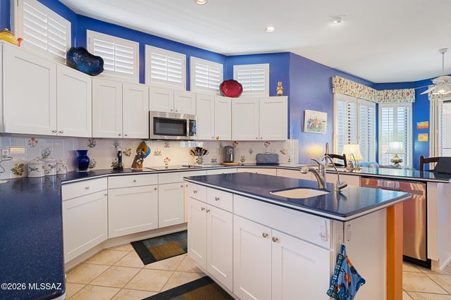 4877 S Meadow Ridge Drive, Green Valley, AZ 85622