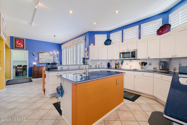 4877 S Meadow Ridge Drive, Green Valley, AZ 85622