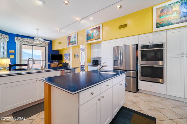 4877 S Meadow Ridge Drive, Green Valley, AZ 85622
