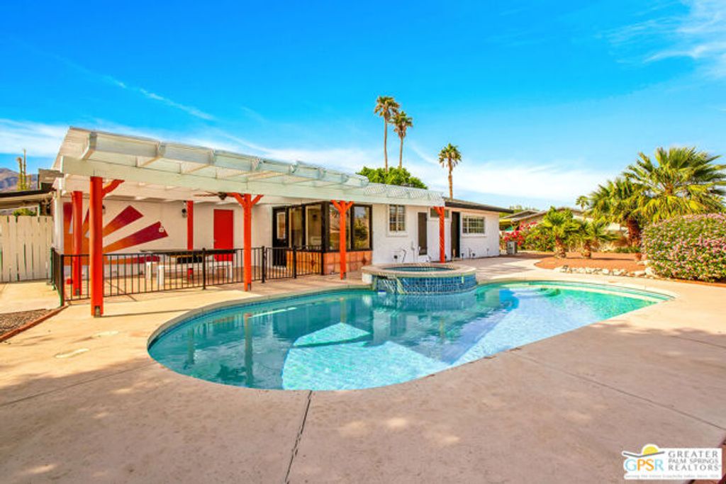 2750 N Chuperosa Road, Palm Springs, CA 92262