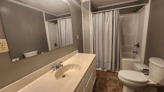 214 Dont Care Ln, Celina, TN 38551