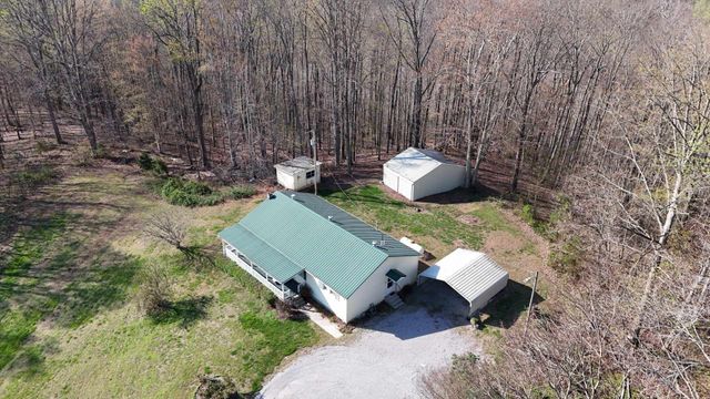 214 Dont Care Ln, Celina, TN 38551