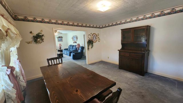 214 Dont Care Ln, Celina, TN 38551