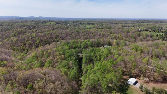 214 Dont Care Ln, Celina, TN 38551