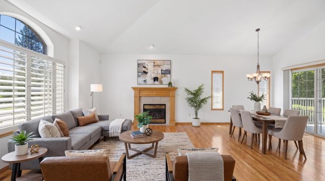 7015 N East Bluff Ct, Spokane, WA 99208