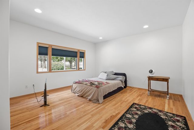 7015 N East Bluff Ct, Spokane, WA 99208
