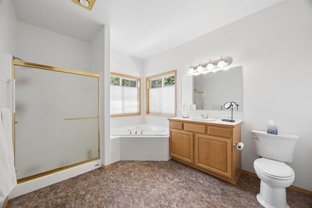 7015 N East Bluff Ct, Spokane, WA 99208