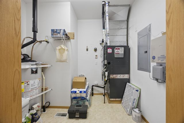 7015 N East Bluff Ct, Spokane, WA 99208