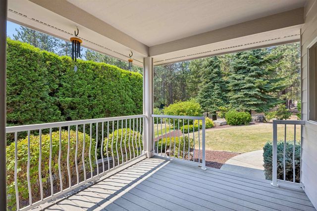 7015 N East Bluff Ct, Spokane, WA 99208