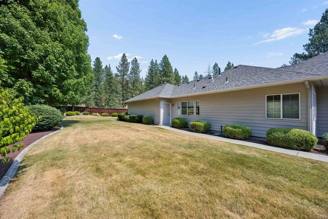 7015 N East Bluff Ct, Spokane, WA 99208