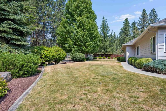 7015 N East Bluff Ct, Spokane, WA 99208