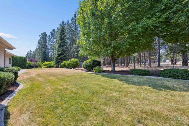 7015 N East Bluff Ct, Spokane, WA 99208
