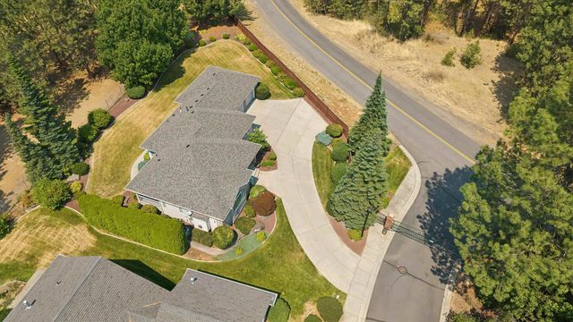 7015 N East Bluff Ct, Spokane, WA 99208