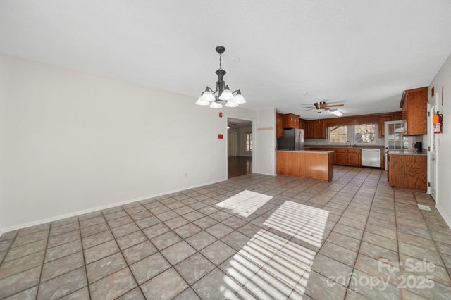 1015 Elizabeth Drive, Dallas, NC 28034