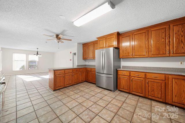 1015 Elizabeth Drive, Dallas, NC 28034