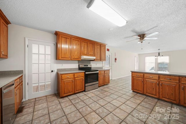 1015 Elizabeth Drive, Dallas, NC 28034