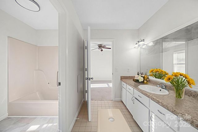 1015 Elizabeth Drive, Dallas, NC 28034