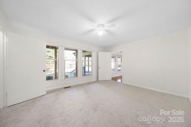 1015 Elizabeth Drive, Dallas, NC 28034