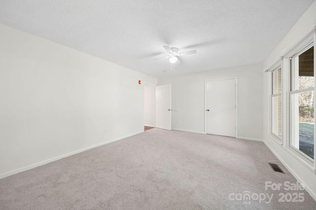 1015 Elizabeth Drive, Dallas, NC 28034