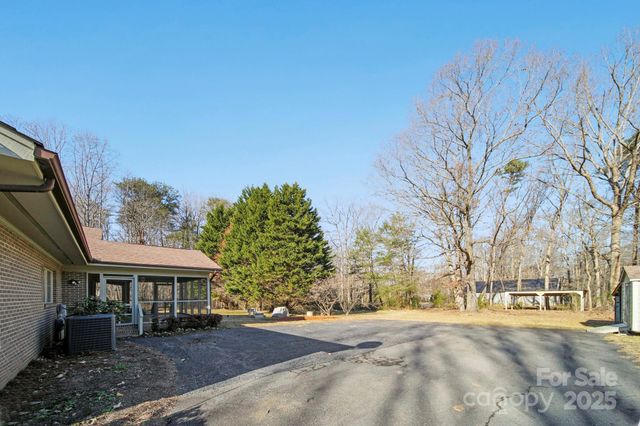 1015 Elizabeth Drive, Dallas, NC 28034