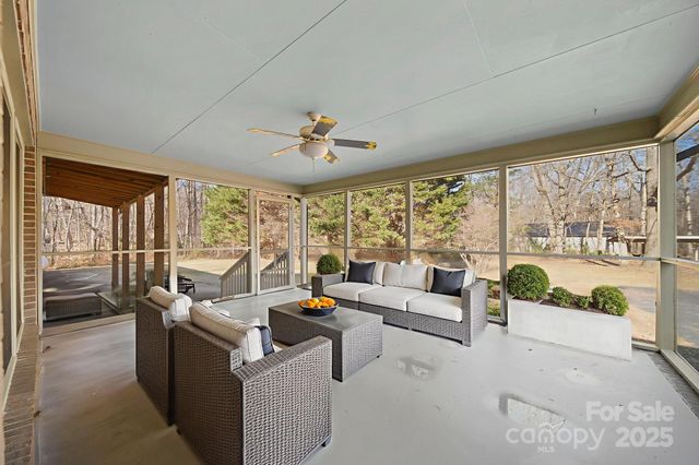 1015 Elizabeth Drive, Dallas, NC 28034