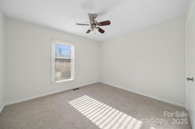 1015 Elizabeth Drive, Dallas, NC 28034